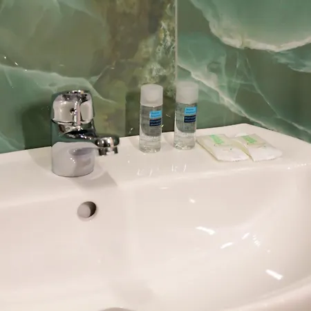 Gasthuis Vpm Train Station Napels