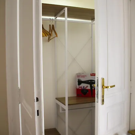 Vpm Train Station 4* Napels