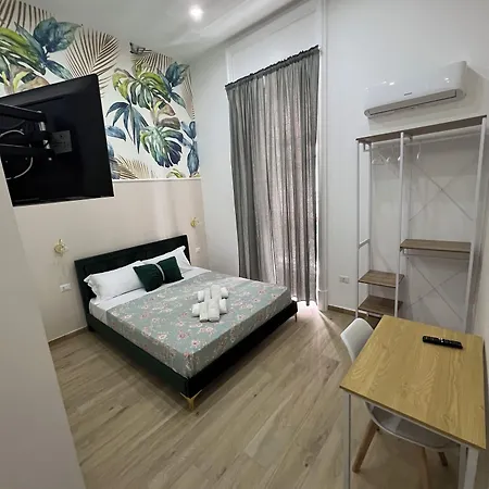 Vpm Train Station Casa de hóspedes Nápoles