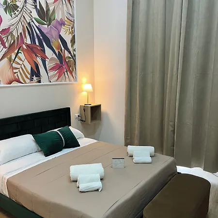 Vpm Train Station Casa de hóspedes 4*